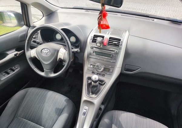 Toyota Auris cena 20000 przebieg: 200000, rok produkcji 2009 z Młynary małe 37